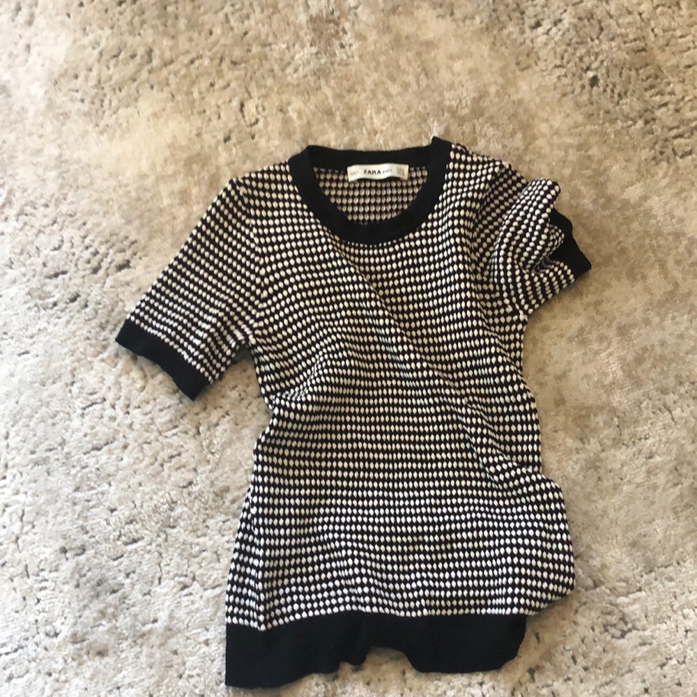 Pretty Zara knit black and white top